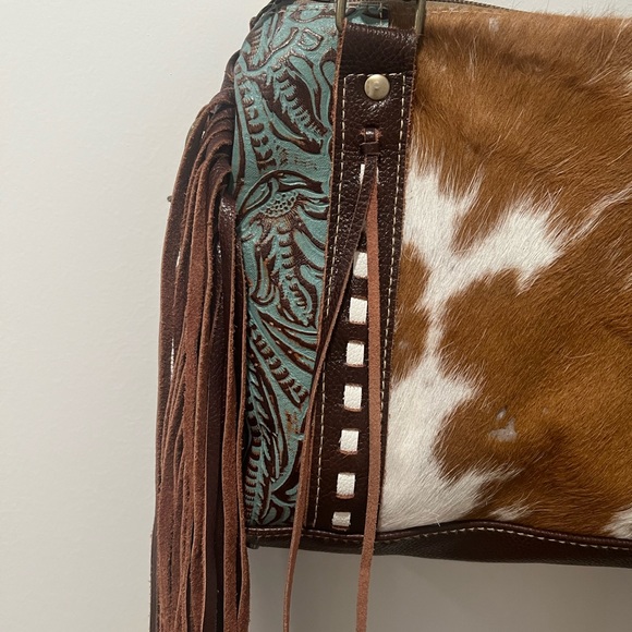 Haute Southern Hyde Fringe Cowhide Crossbody Concealed Carry Purse - Picture 7 of 10